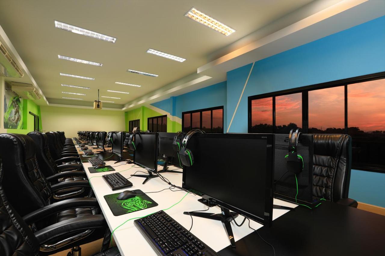 צ'אלונג Gamers Paradise Hotel מראה חיצוני תמונה